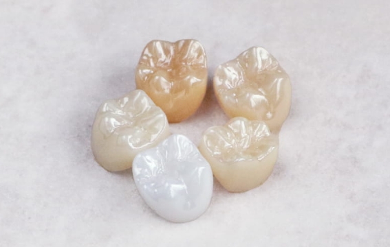 フルジルコニア (クリア歯科で採用)